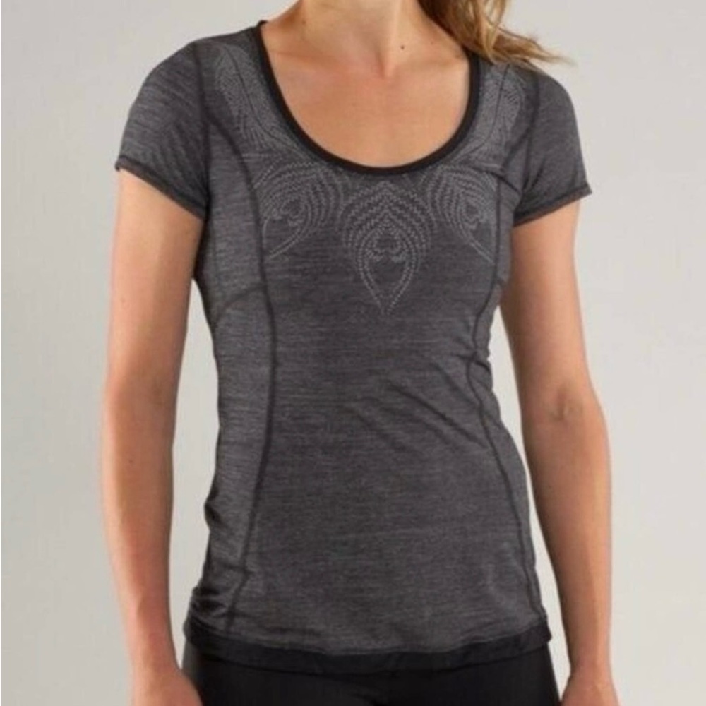 Lululemon Run Short Sleeve Silver Bullet Tech Tee Sz 8 Gray Black Reflective